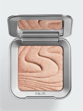r.e.m. Beauty Interstellar Highlighter Miss Mercury- Champagne
